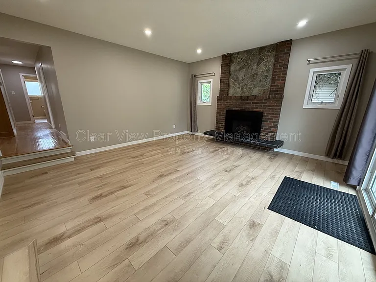 18 Trinity Pl W — Photo 10
