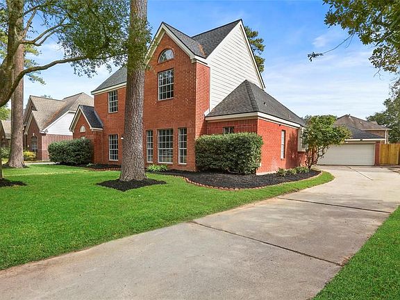 3rd image of 16422 Finborough Dr