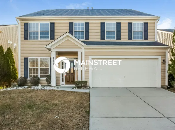 4204 Houldsworth Dr, Charlotte, NC 28213