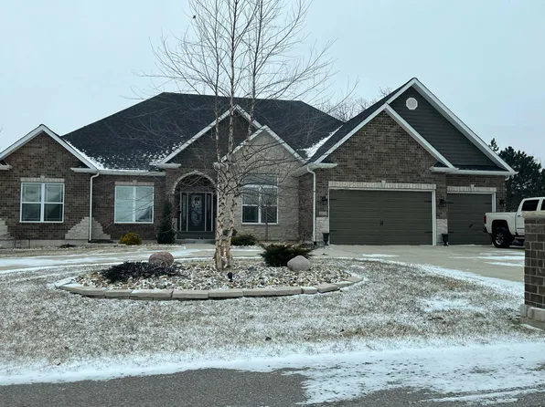 4889 Country Club Dr, High Ridge, MO 63049