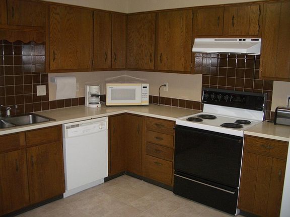 2nd image of 1440 Spartan Ave