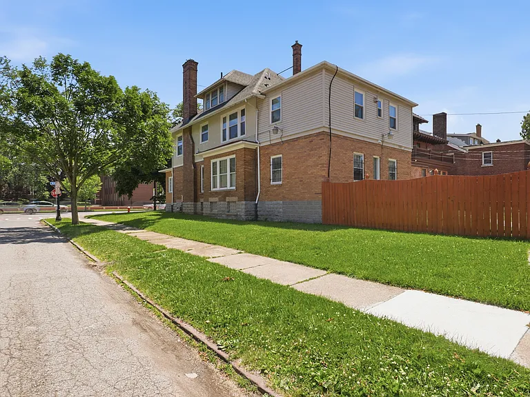 2238 Main St — Photo 30