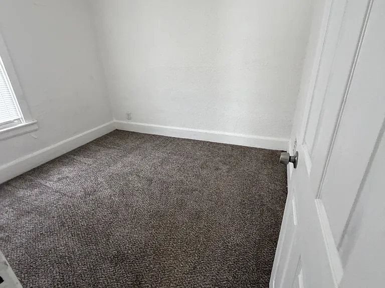 5261 Lakewood St #5261 — Photo 4