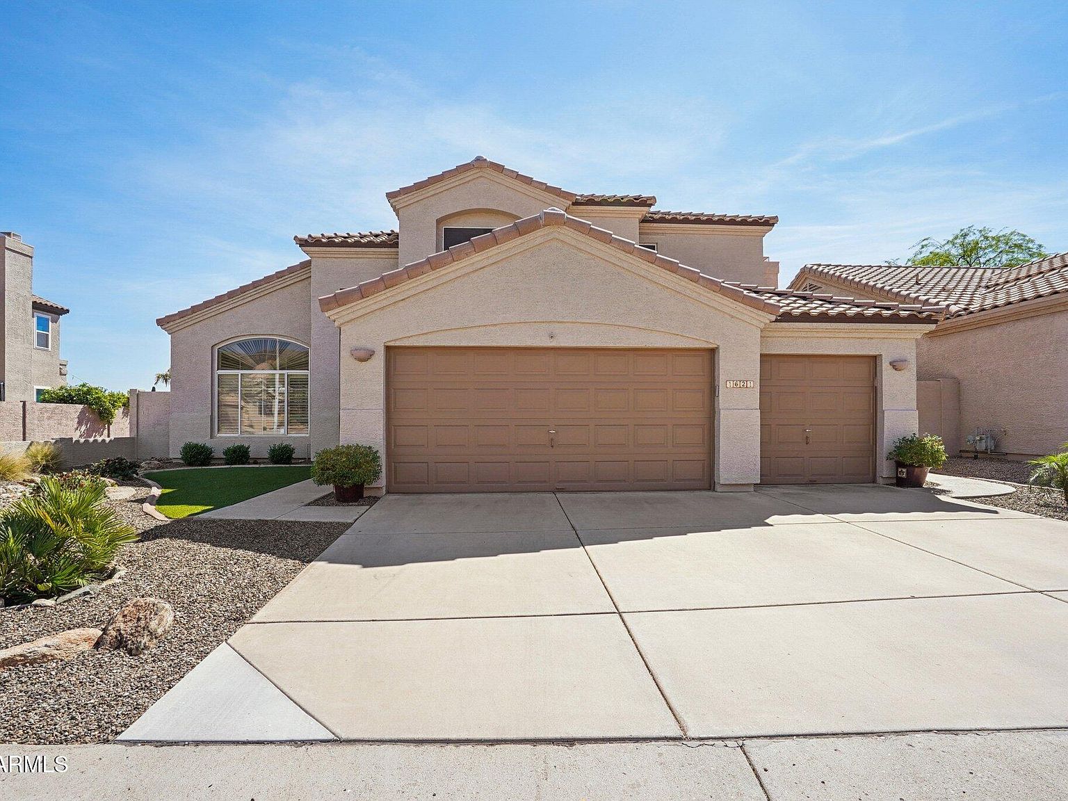 1621 W SOUTH FORK Drive