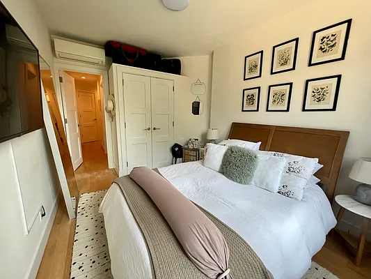 Rented by Douglas Elliman | media 20