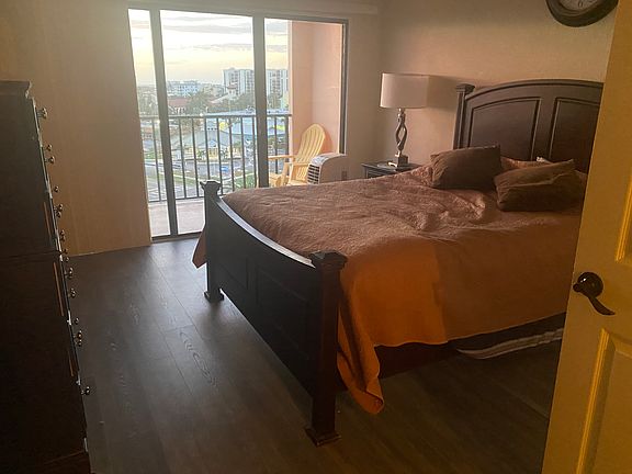 5th image of 50 Island Way #705
