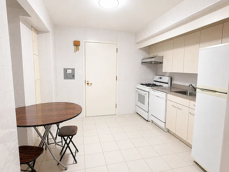 148 Madison St #9D — Photo 5
