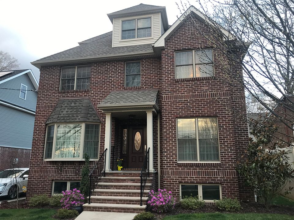 1st image of 143 Lawrence Ave