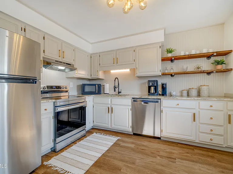 109 Mayfield Dr #2 — Photo 8