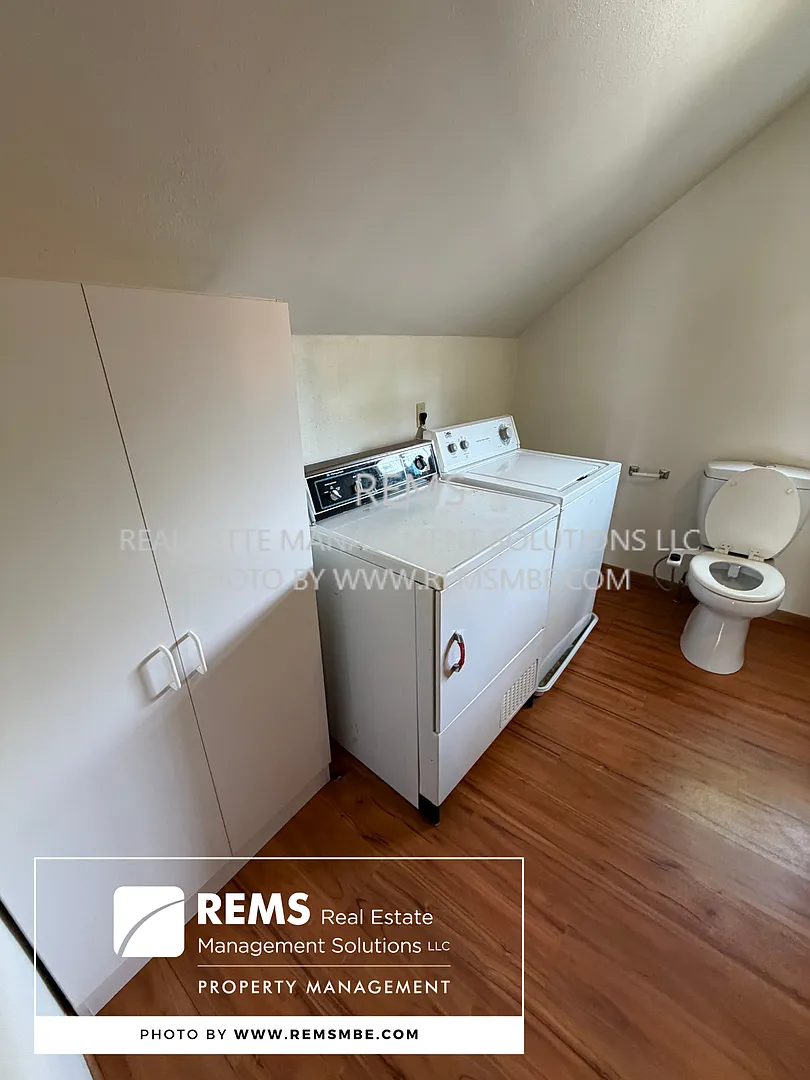 812 Barker Street — Photo 3