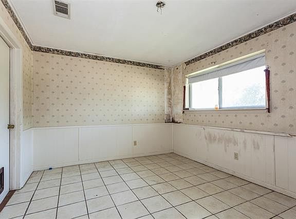 4th image of 2330 Schirra Way