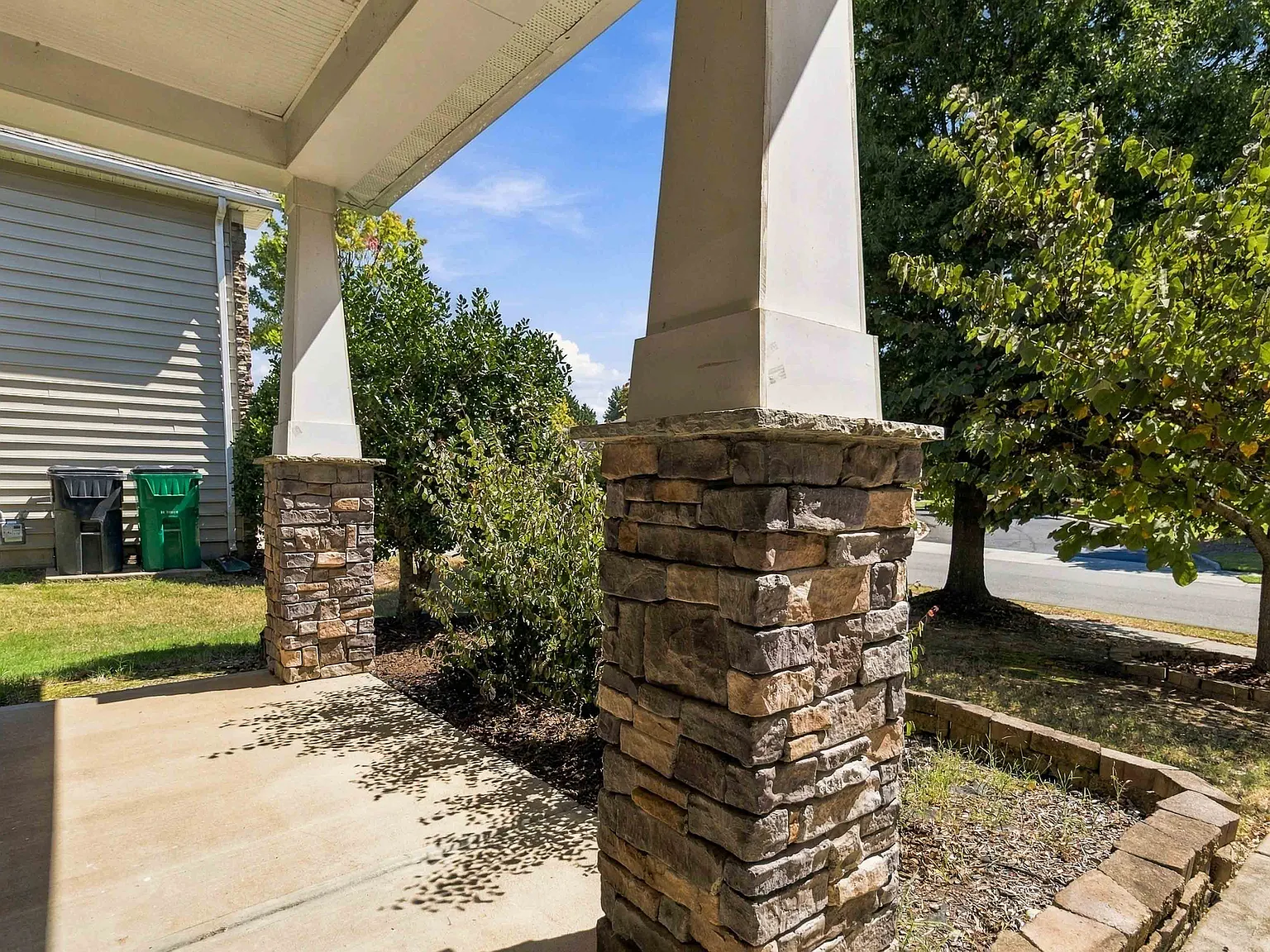 4 bed, 2.5 bath, 3125 sqft, $3,195 — Photo 3