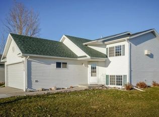 3372 39th St S, Moorhead, MN 56560