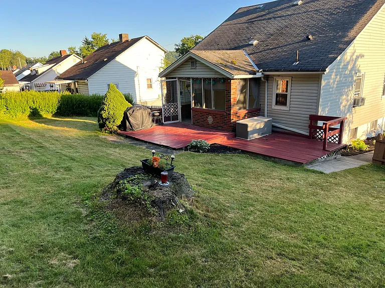 100 Campbell Ave — Photo 5