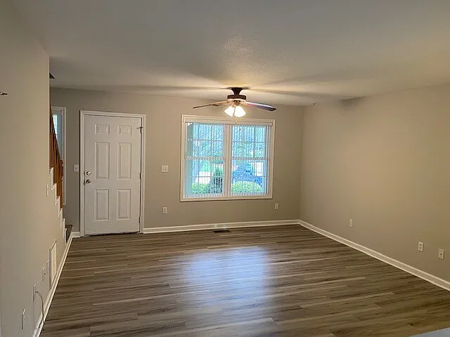 6 Aberdeen Dr — Photo 4