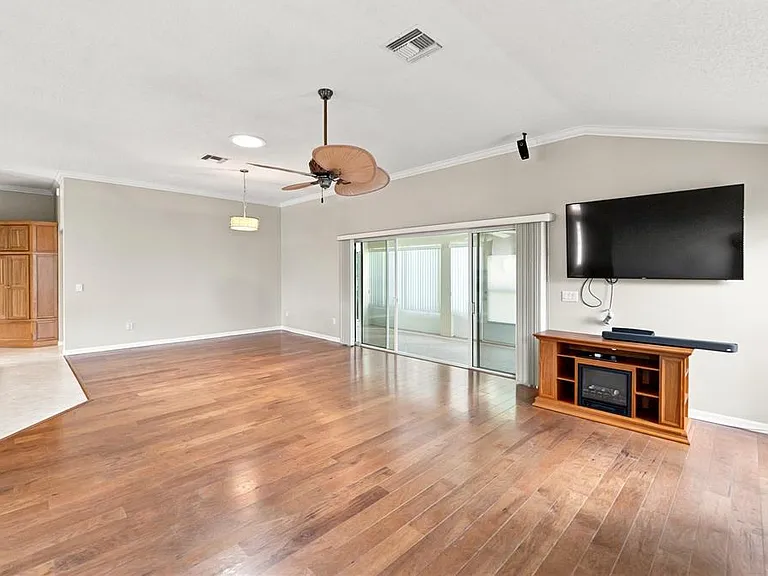 1304 De La Garza Pl — Photo 9