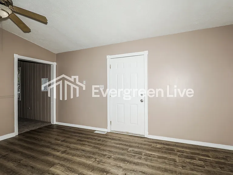 6101 Old Mill Dr — Photo 3