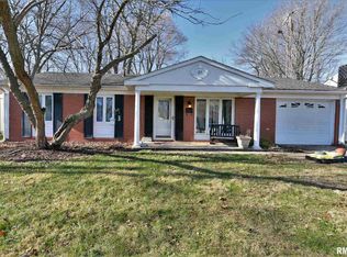 25 Churchill Dr, Chatham, IL 62629