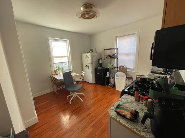 434 N 32nd St #3, Philadelphia, PA 19104