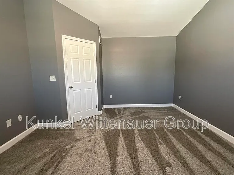 700 Fountain View Dr #G — Photo 13