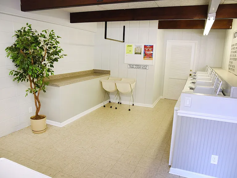 Carousel Village Apartments — Photo 15