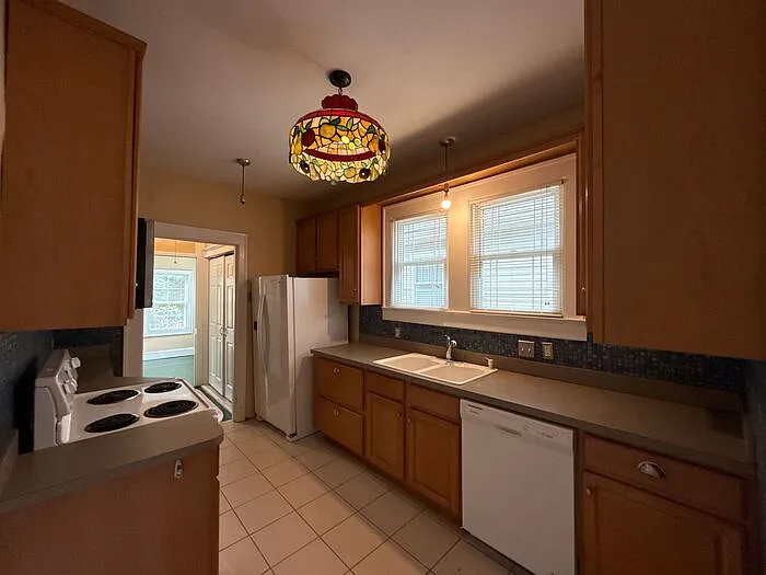 420 N Laurel Ave — Photo 7