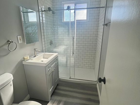 2nd image of 3741 Keystone Ave APT 4
