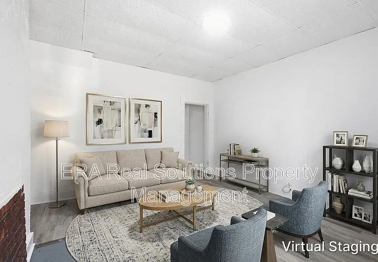 150 S Cypress Ave — Photo 4