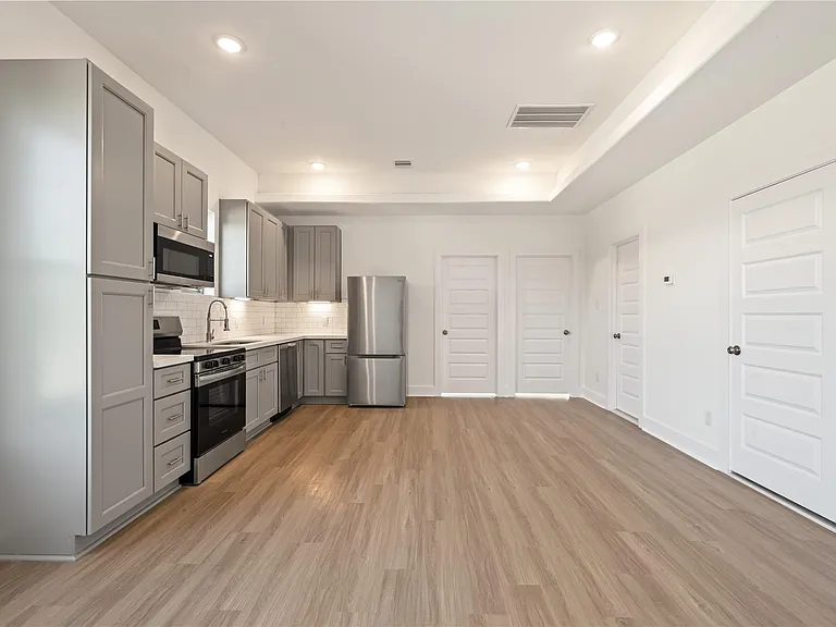 5623 Eskridge St #A — Photo 3