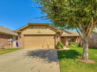 917 Clingmans Dome Rd, Norman, OK 73069