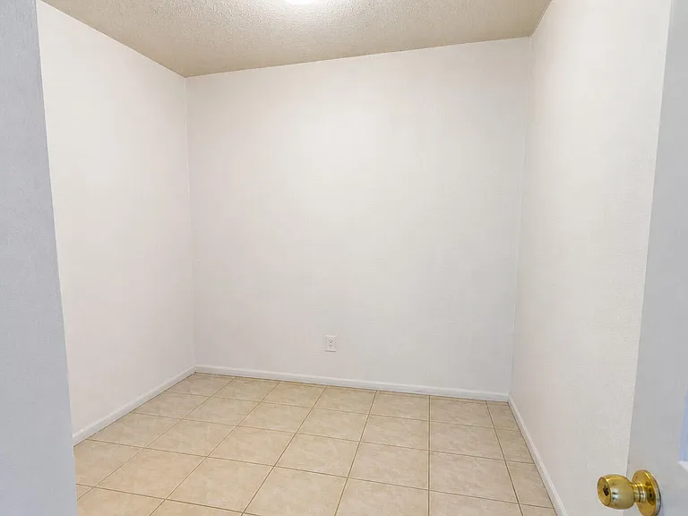 7260 Woodmont Ave #203 — Photo 12