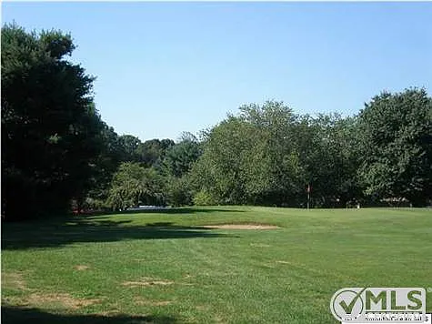 39 Claremont Ct photo 1