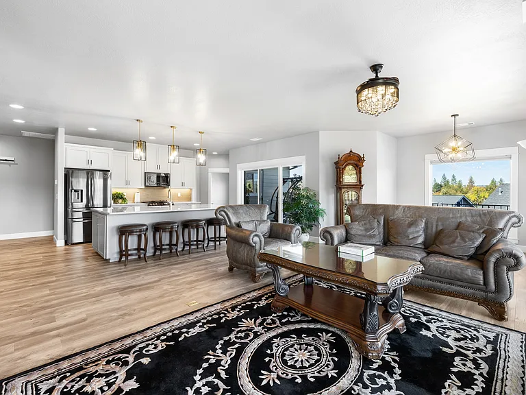 221 Skyhawk Dr — Photo 4