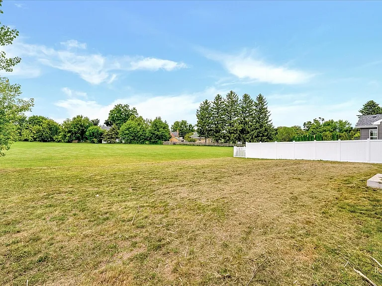 11632 Amberwood Dr — Photo 22