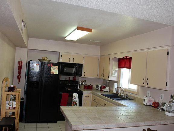 4th image of 8321 N 56th Ave