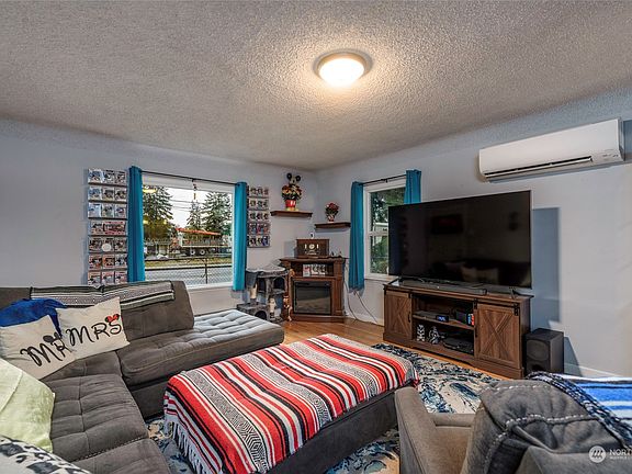 5th image of 10904 Lakeview Avenue SW