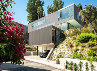 3925 Murietta Ave, Sherman Oaks, CA 91423