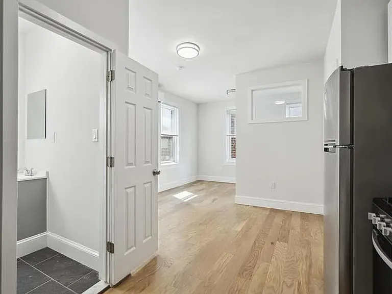 718-20 S 3rd St #2R — Photo 7