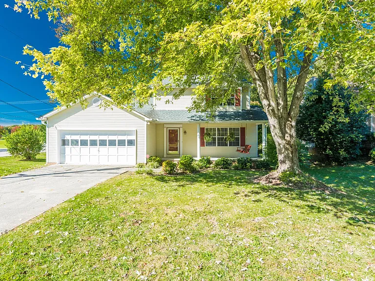 1560 Pheasants Glen Dr — Photo 39