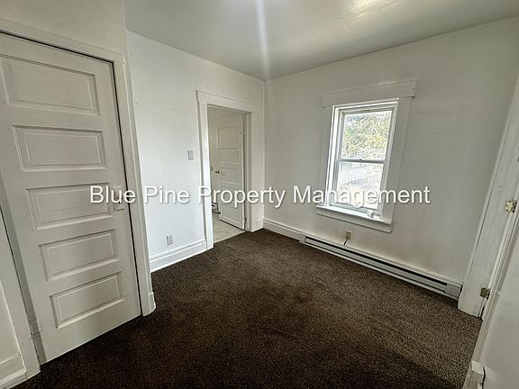 3rd image of 560 Oneida Ave Unit 3