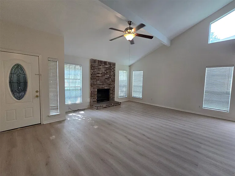 3434 Streamside Ln — Photo 15