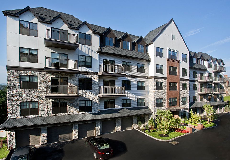 The Tudor inspired architecture of Fort Hill Apartments