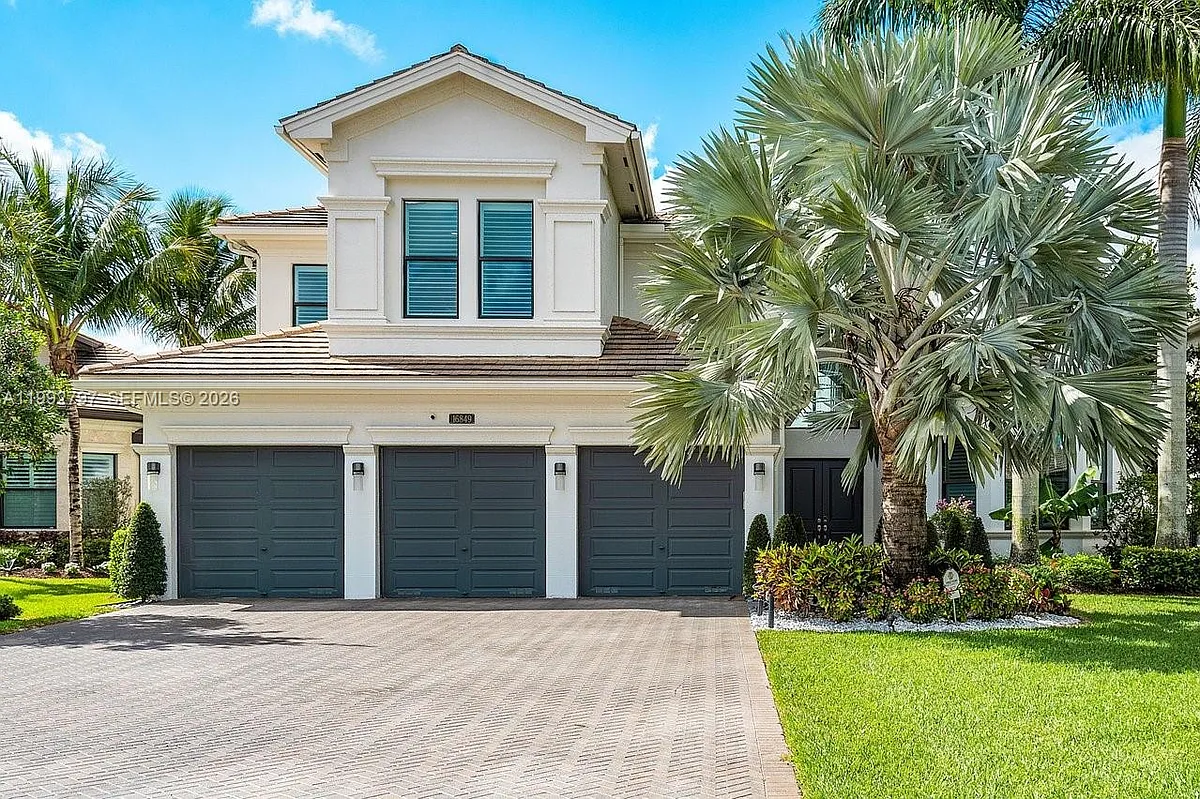 Building Photo - 16849 Pierre Cir