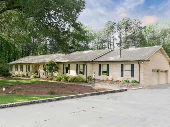 11 Pine Forest Dr, Siler City, NC 27344