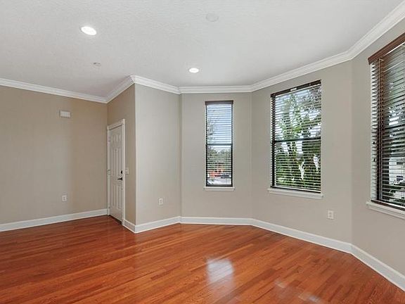 2nd image of 568 Copley Ln