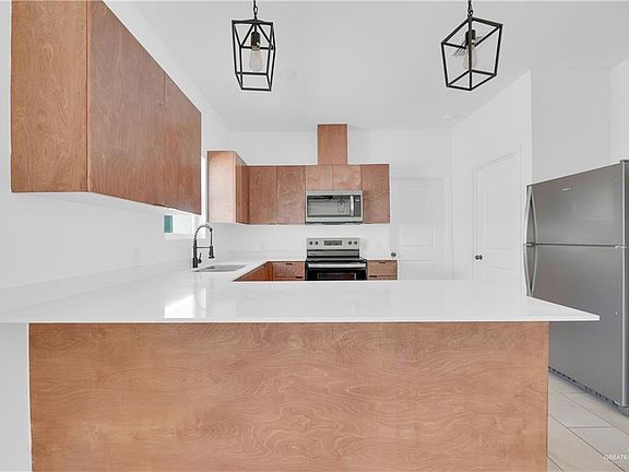 5th image of 5003 N Dahlia St #2