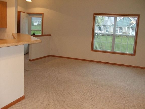 3rd image of 235 Lily Ln