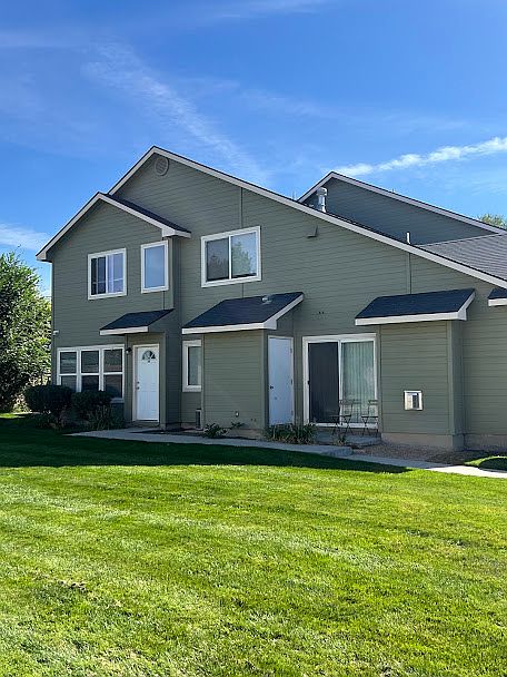 2202 LEXI LANE UNIT 102 FRONT