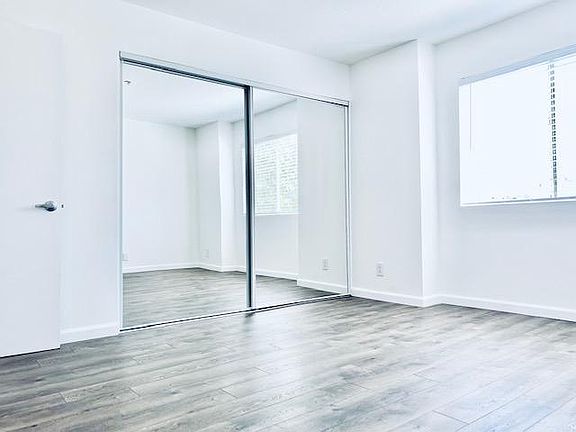 5th image of 11041 Hesby St APT 217