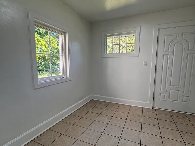304 N Leach St — Photo 8